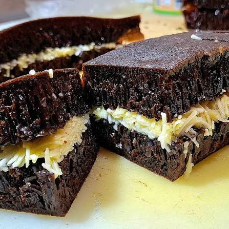 TERANG BULAN BLACKFOREST COKLAT KACANG KEJU SUSU