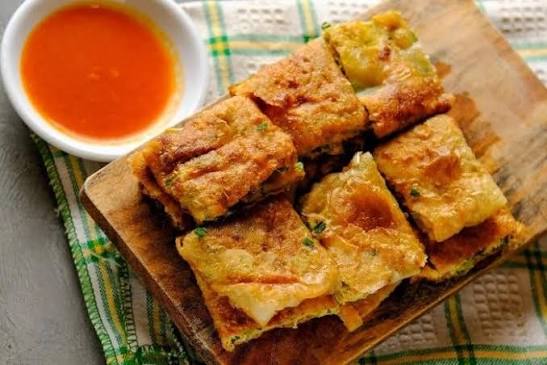 MARTABAK AYAM ISTIMEWA TELOR BEBEK