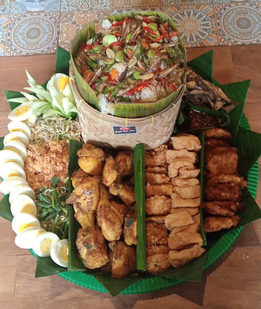 Tumpeng liwet